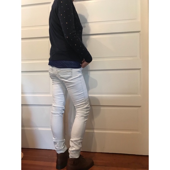 Selling outfit (shoes not included) - Picture 2 of 2